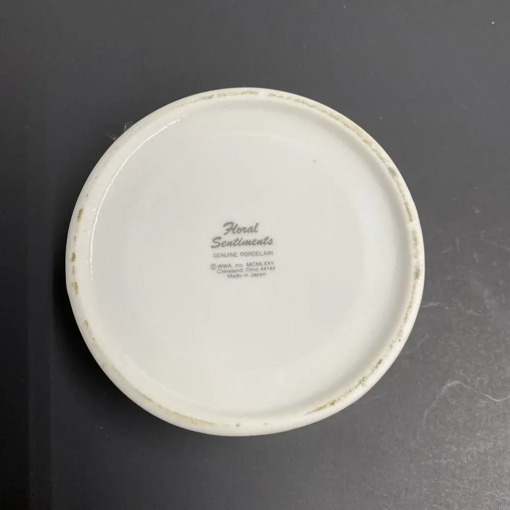 Floral Sentiments Robert Laessig Genuine Porcelain Trinket Box WWA Japan 1975